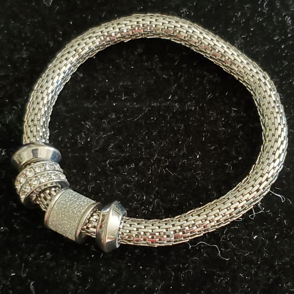 Silvertone mesh rhinestone slides stretch bracelet